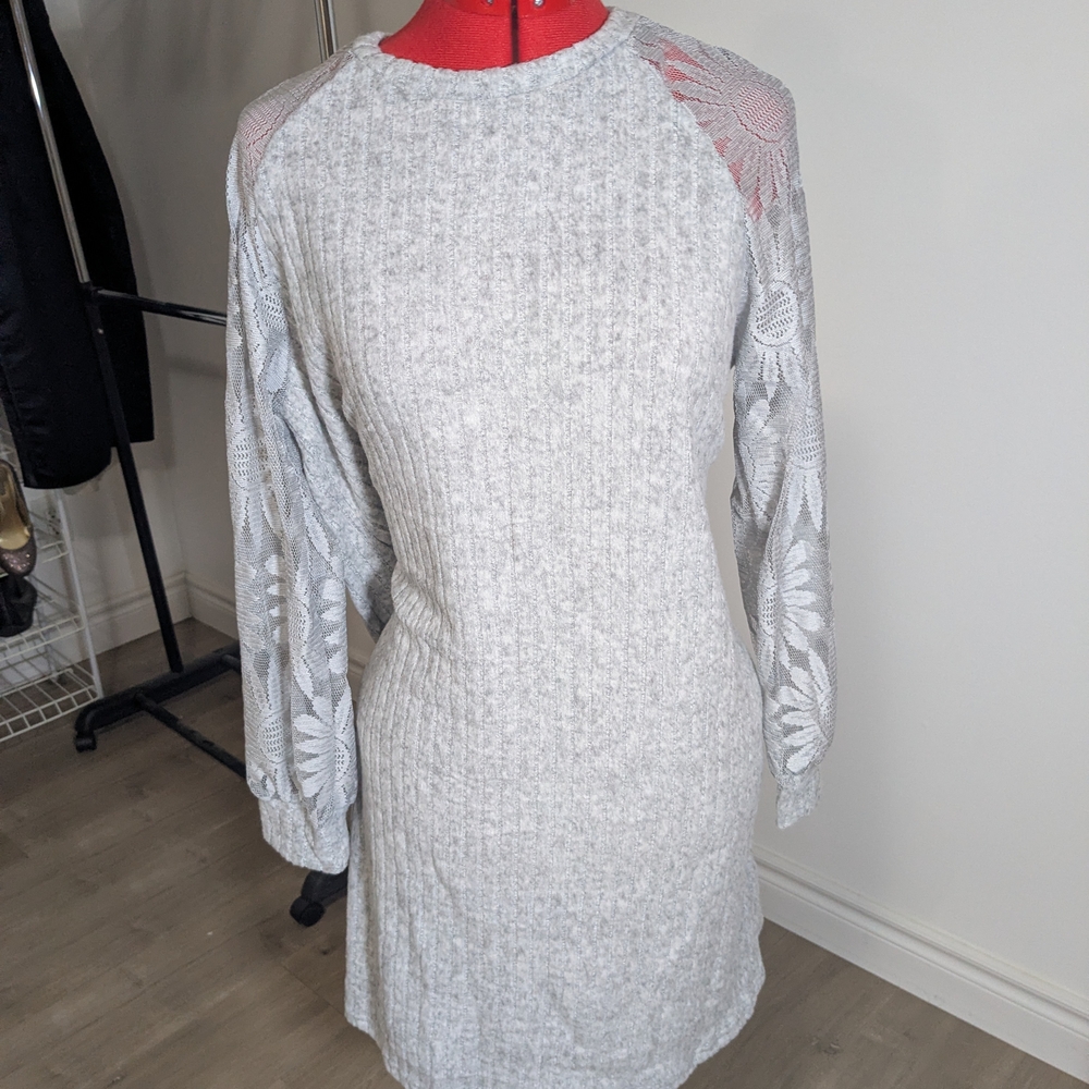 Elegant Gray Lace Sleeve Dress